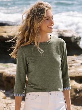 NWT!! Women’s Olive Green 3/4 Sleeve Crewneck Top